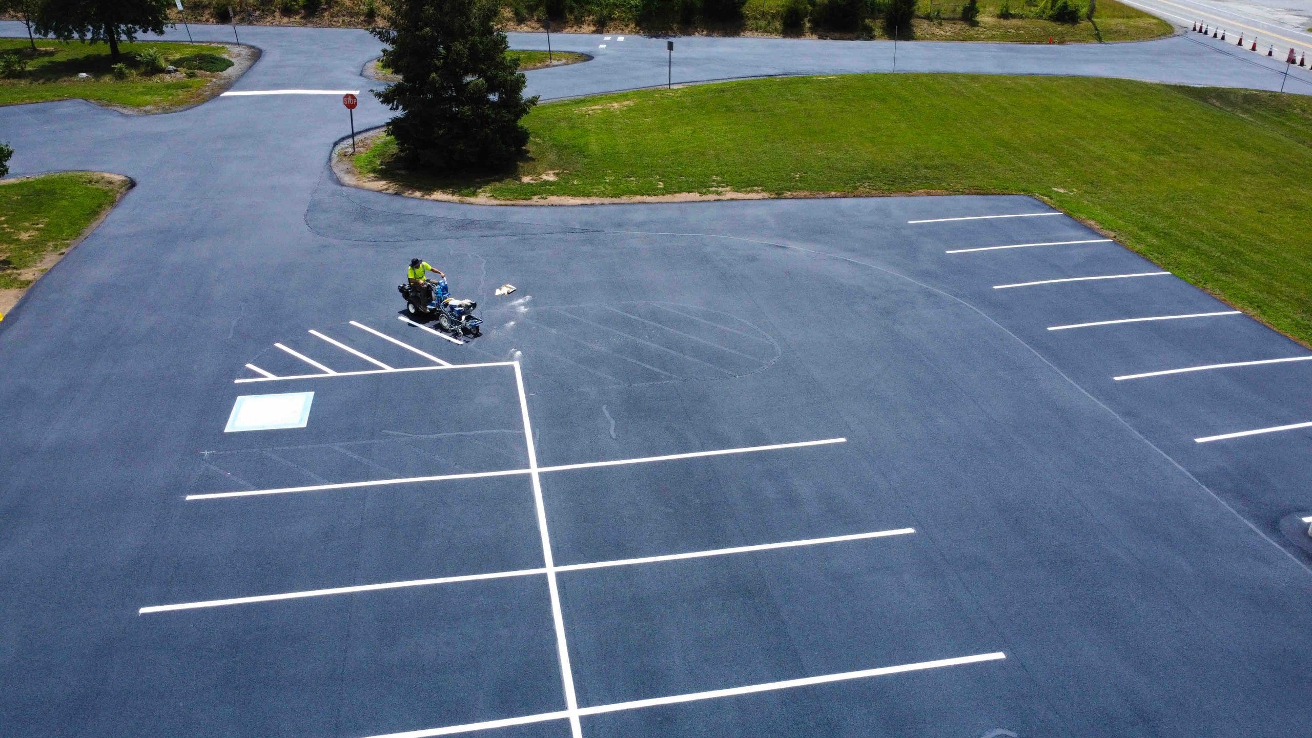 Tips for Selecting the Best Parking Lot Paint for Mississippi Heat