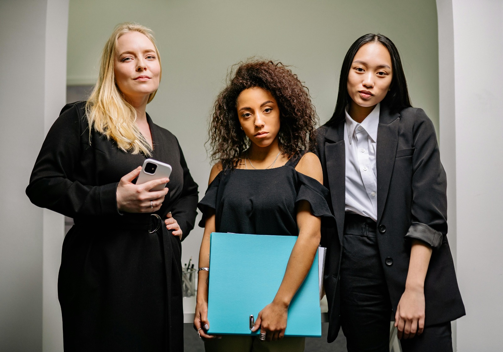 THE ART OF CUSTOM SUITS LOS ANGELES FOR MODERN WOMEN